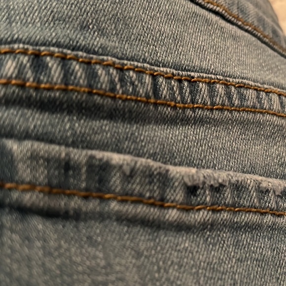 Roxy Aztec embroidered Boho pattern frayed hem shorts Size 5 Juniors - Picture 7 of 8